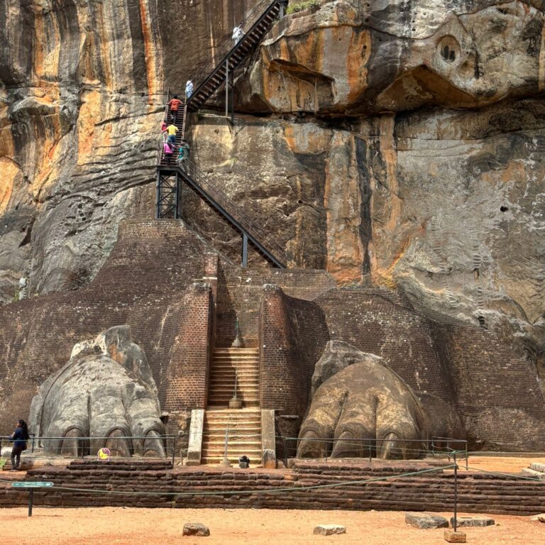 Sigiriya, lwia skała, Sir Lanka, Blue Glow